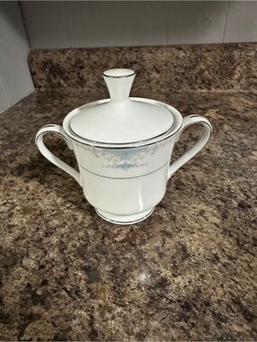Elegant White Porcelain Covered Sugar Bowl with Handles Fashion Royale Heirloom